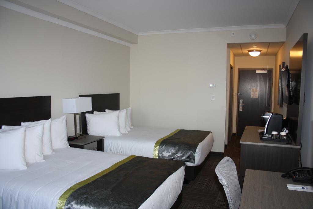 Crossroads Inn & Suites Paradise Esterno foto