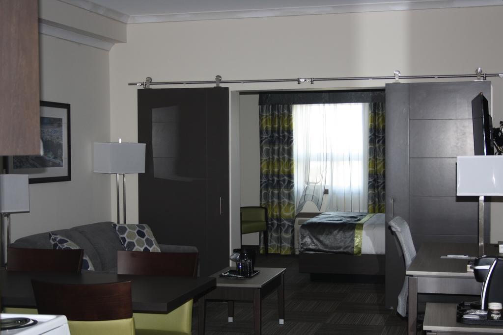 Crossroads Inn & Suites Paradise Esterno foto