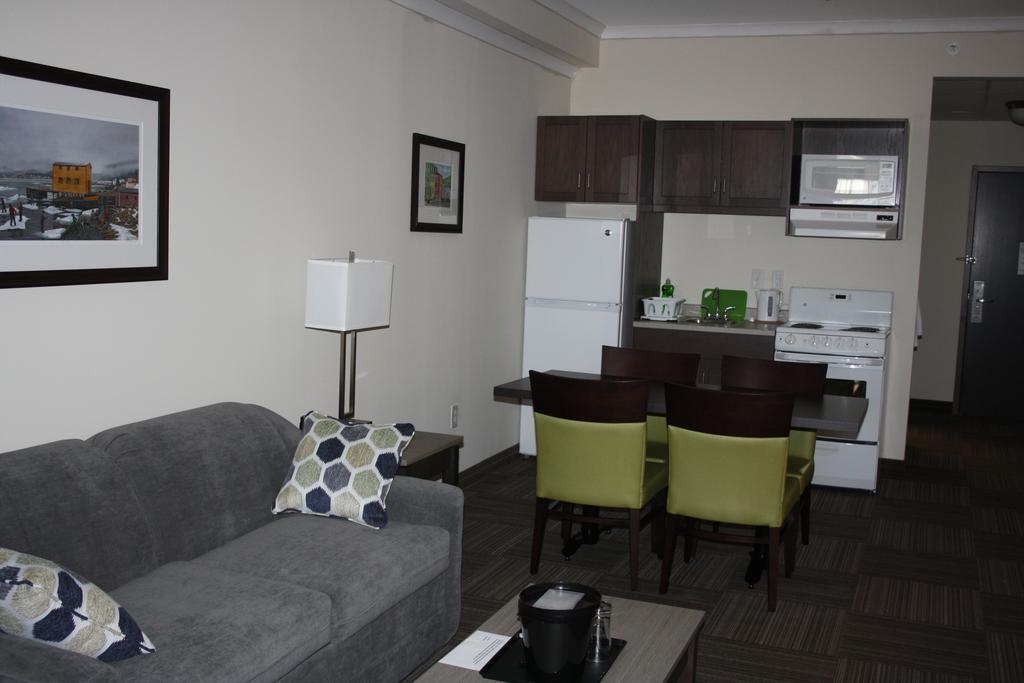 Crossroads Inn & Suites Paradise Esterno foto