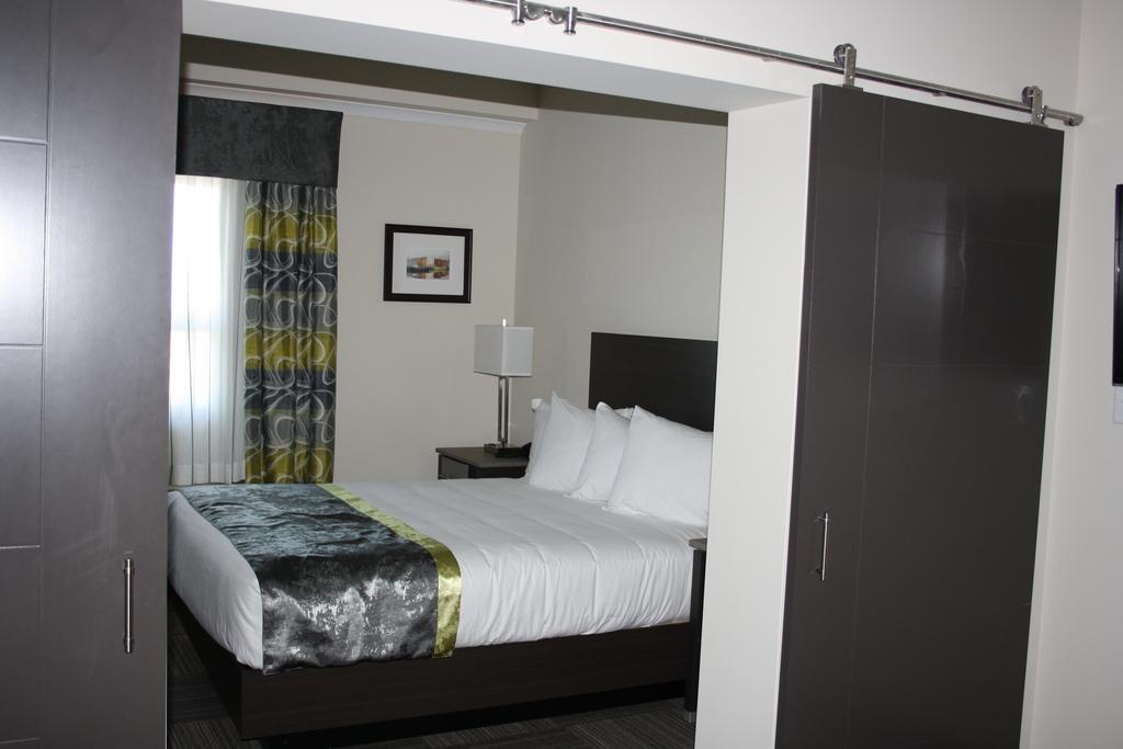 Crossroads Inn & Suites Paradise Esterno foto