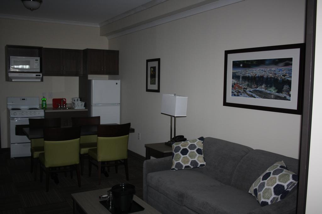 Crossroads Inn & Suites Paradise Esterno foto