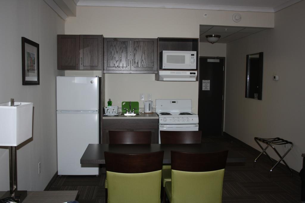 Crossroads Inn & Suites Paradise Esterno foto