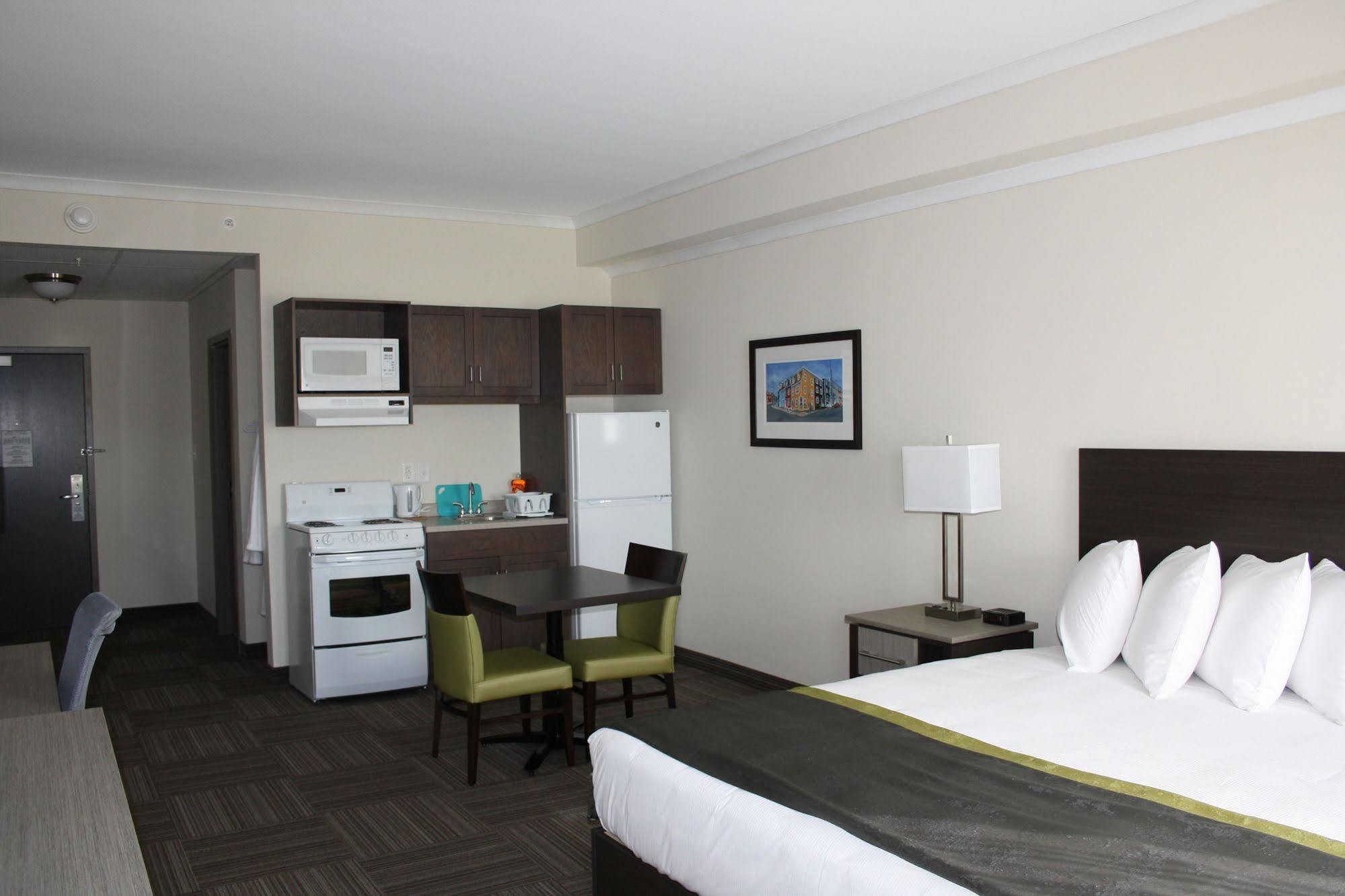 Crossroads Inn & Suites Paradise Esterno foto