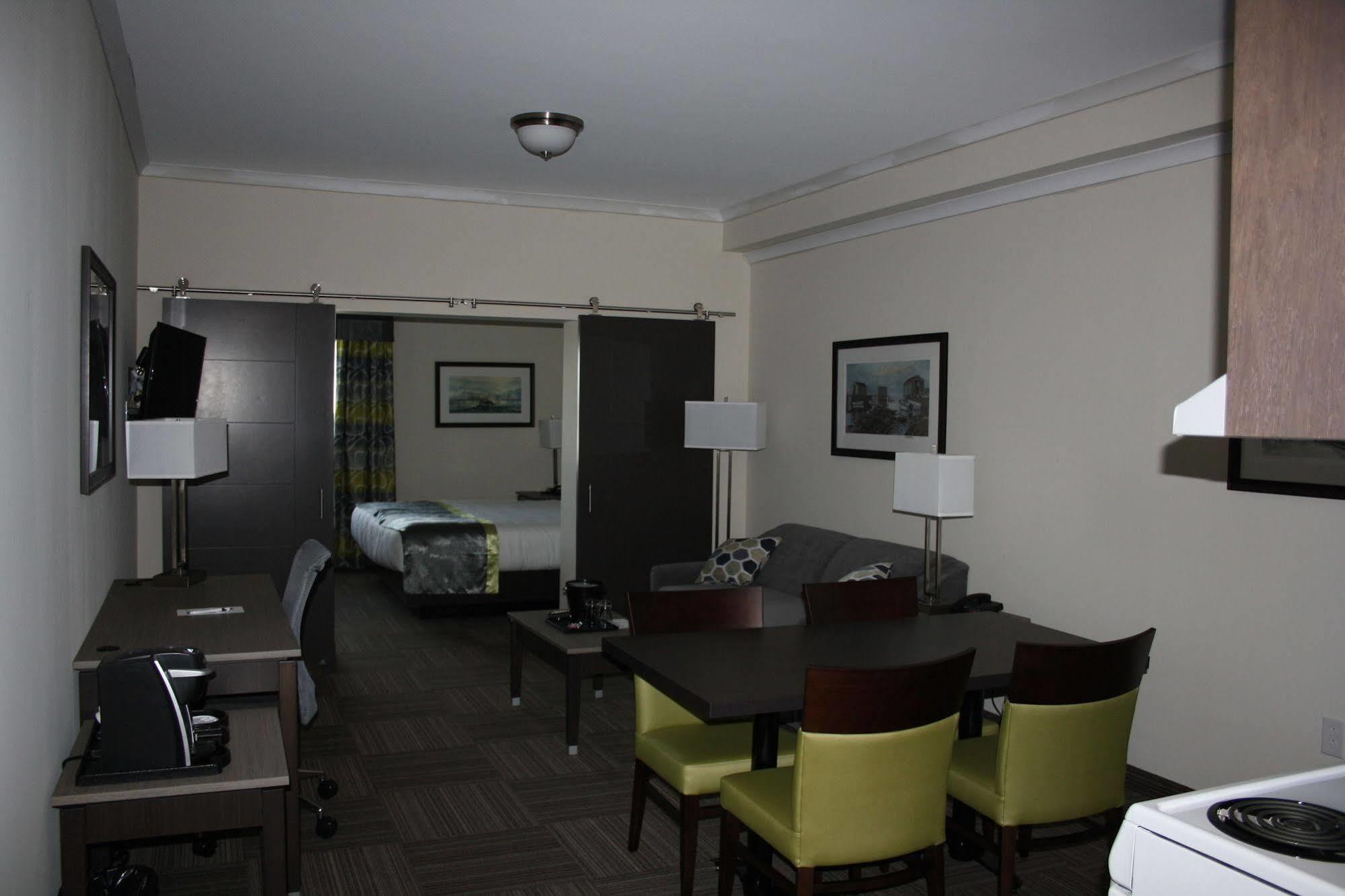 Crossroads Inn & Suites Paradise Esterno foto