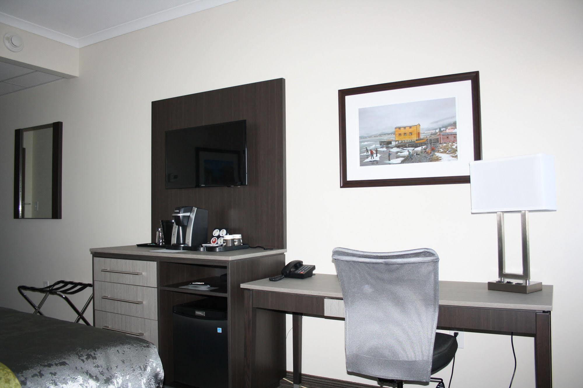 Crossroads Inn & Suites Paradise Esterno foto