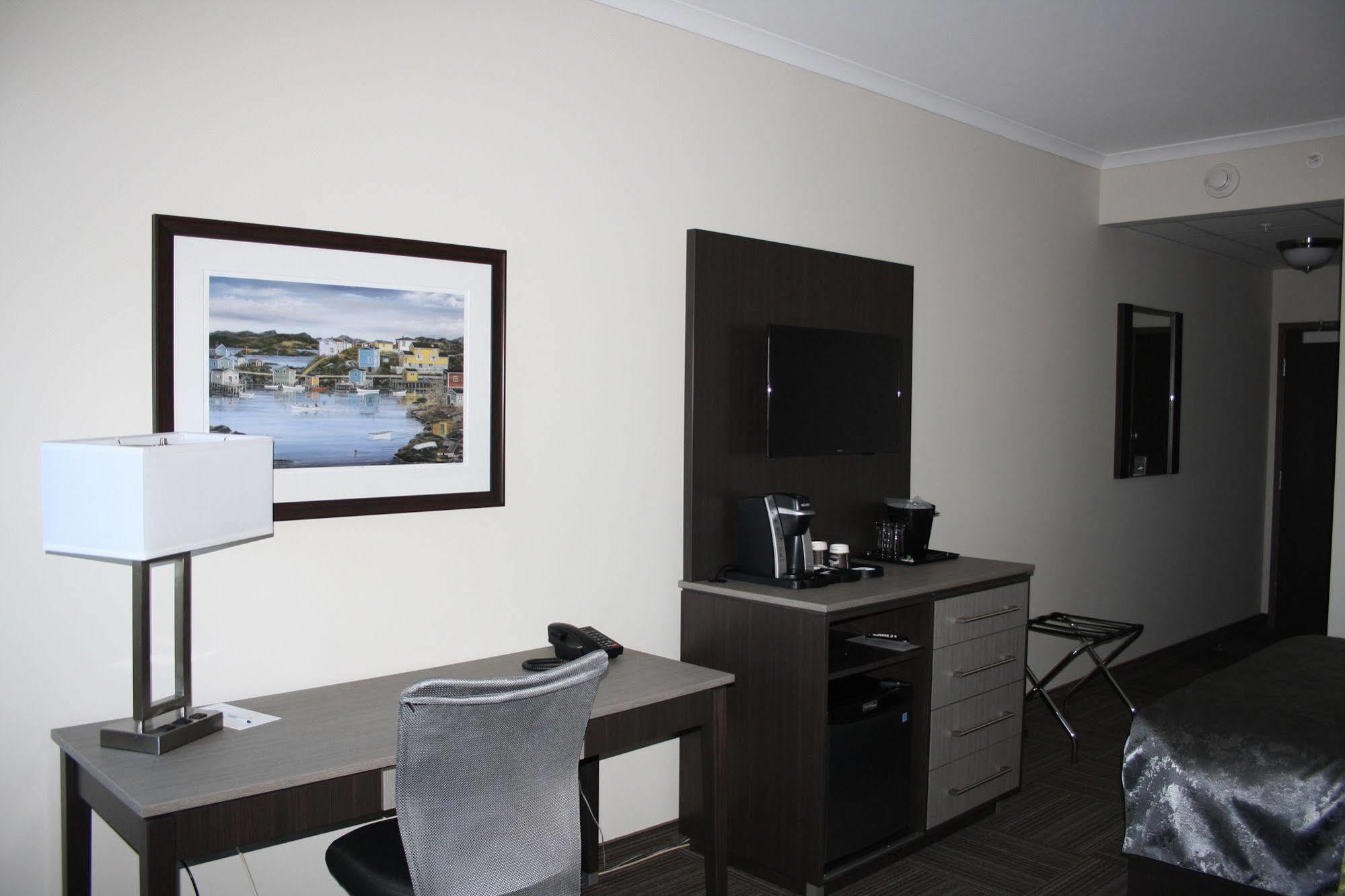 Crossroads Inn & Suites Paradise Esterno foto